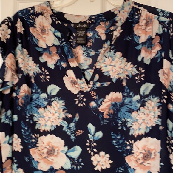 Blouse - Picture 2 of 3